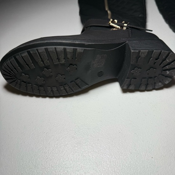 BLACK FAUX LEATHER BOOTS WOMENS 6.5 GOLD ZIPPER RIDING BIKER BUCKLE - Picture 5 of 16